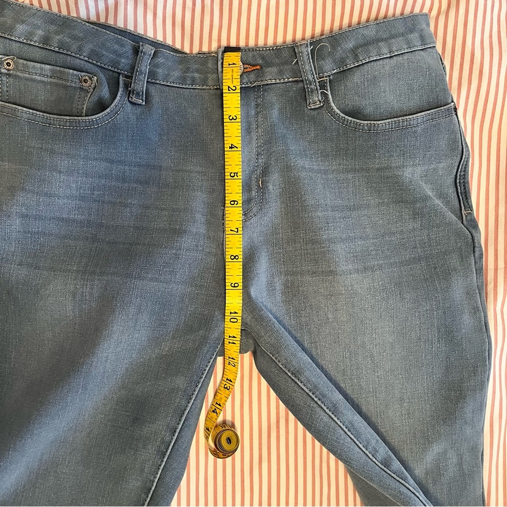 How do I measure the rise of pants? The same way a professional tailor does.